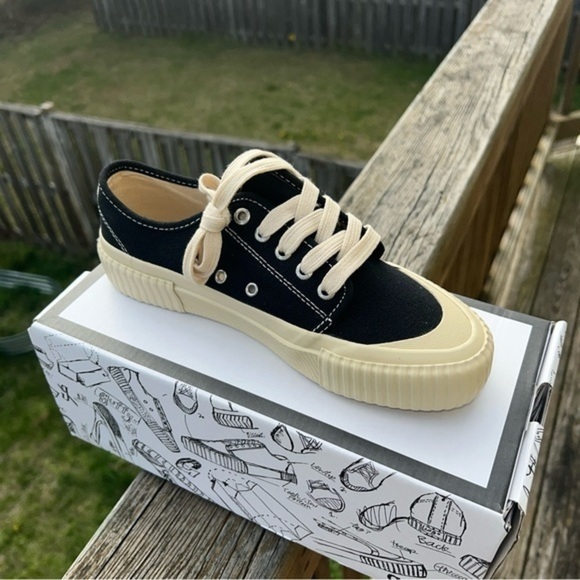 New With Box Guffy's Womens Black Sneaker Size 8 🔥🔥 - Picture 3 of 5